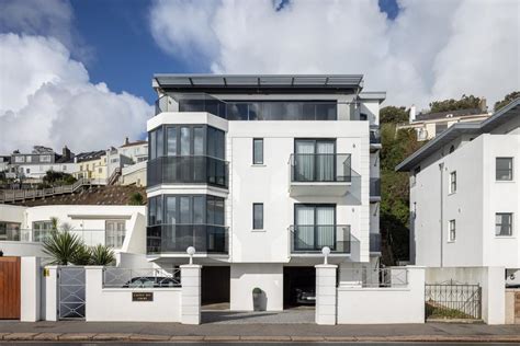 Gorey Coast Road, St. Martin, Jersey 2 bed apartment - £3,250 pcm (£750 pw)