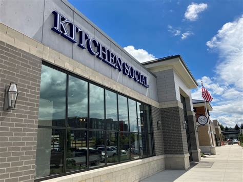 Edwin's Cleveland Ohio restaurant provides a second chance for many 40