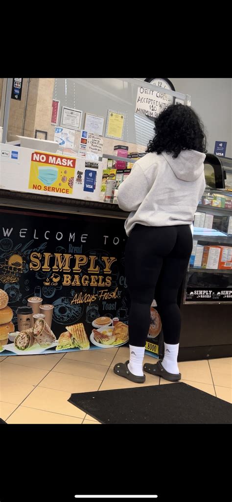 THICC Curly Hair Latina MUST SEE Ass Forum