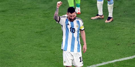 Mundial Qatar 2022 Lionel Messi Anota El 1 0 Para Argentina Y Le Da El