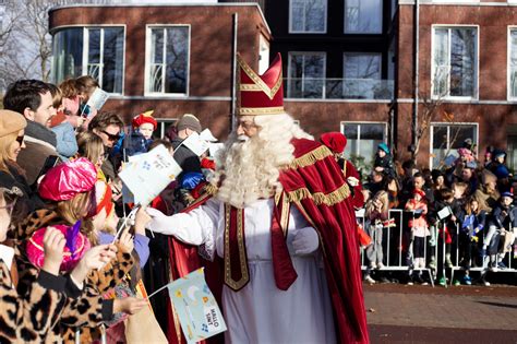 O Kom Er Eens Kijken Foto S Van De Intocht Van Sinterklaas In