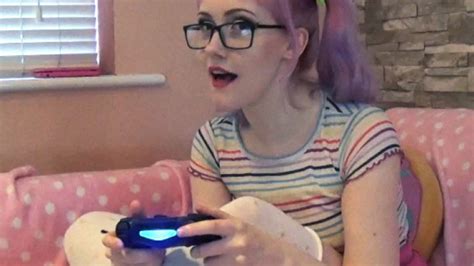 Evie Rees Gamer Girl Friend Manyvids