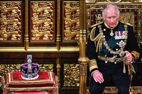 Raja Charles Iii Dilempari Telur Hingga Mengenai Ujung Sepatunya