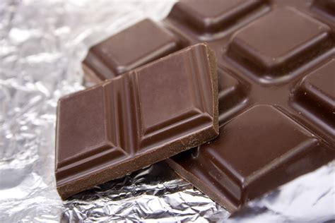 New research on heart health benefits of chocolate - CBS News