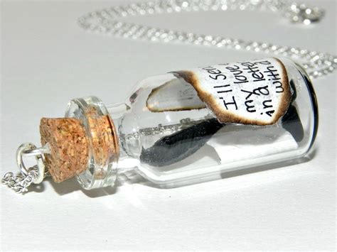 Sealed With A Kiss Necklace on Luulla