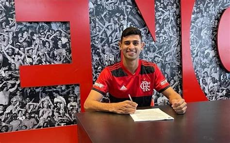 Flamengo Assina Contrato Atacante Revelado Nas Categorias De Base