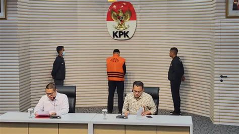 KPK Tahan Tersangka Baru Kasus Suap Mantan Wali Kota Bandung Yana