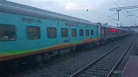 Hwh Wap 7 37431 Sealdah 12313 New Delhi Rajdhani Express Youtube