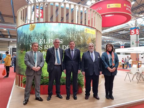 Planas resalta la pujanza del sector agroalimentario de Aragón