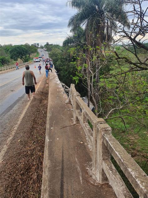 Motorista De Patos De Minas Morre Ap S Carreta Cair De Ponte De