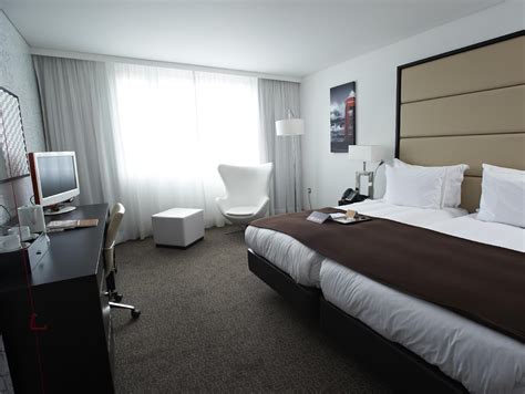 Pestana Chelsea Bridge Hotel And Spa in London - Room Deals, Photos ...