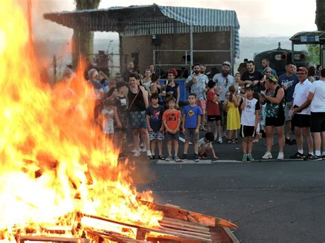 Un Joli Feu De La Saint Jean Arthez Mon Village Site D Information