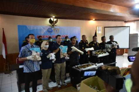 BNNP Jateng Ungkap Penyelundupan 2 9 Kilogram Sabu Sabu Jaringan