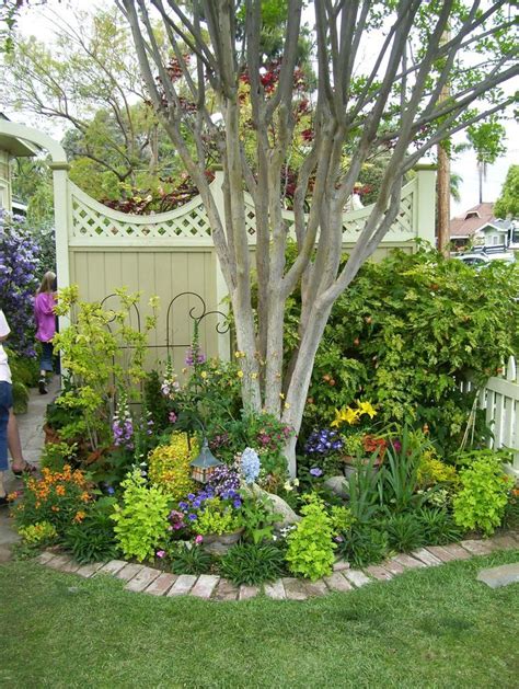 Discover 15 Smart Ideas For Landscaping Under And Around Trees