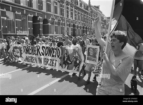 The soweto uprising Black and White Stock Photos & Images - Alamy