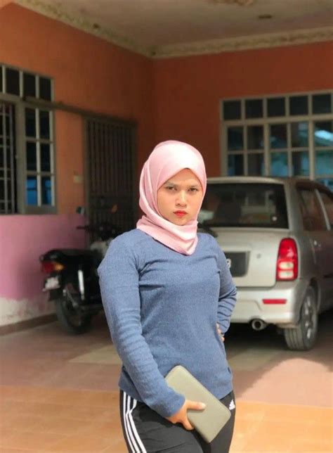 Pin Oleh Azrie A Di Tutup Kepala Gaya Hijab Gaya Penutup Kepala