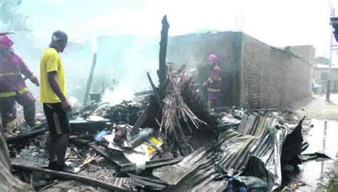 Incendio Destruye Casas Peru Correo