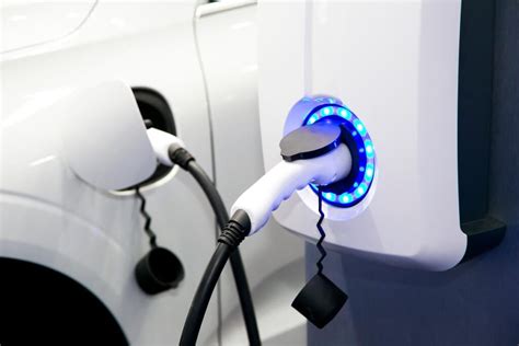 Porque é que os carros elétricos são tão caros