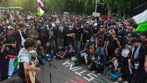 Aksi Bela Palestina Sejumlah Musisi Demo Di Depan Kedubes As Foto