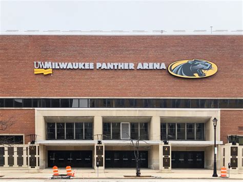 UW-Milwaukee Panther Arena - Westown