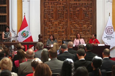 Presidenta Dina Boluarte Participa En Ceremonia Por El Día De La Mujer En Sede De La Cancillería