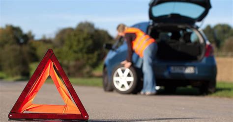 How To Safely Change A Flat Tire A Step By Step Guide For Drivers