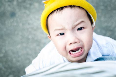 我家幼兒園小小孩愛生氣、暴躁、易怒？無力家長可試試這樣做 Bananny托育小幫手