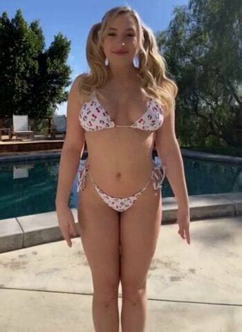 Jessie S Waiting For That Cum On Her Bikini Body XHamster