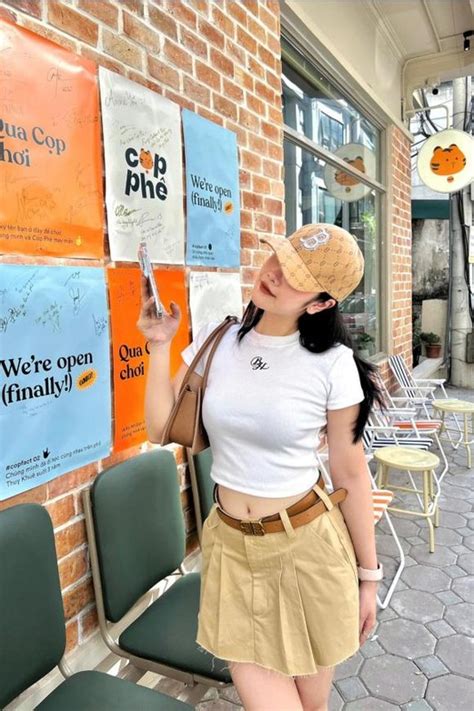 Hot Girl N I Ti Ng H Th Nh T Ng M T Th I D Dang V I O N V N H U Hi N Ra Sao