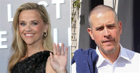 Reese Witherspoon Settles Divorce From Ex Jim Toth Officially A Single