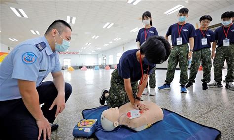 【112年暑期戰鬥營】精采軍事課程登場 學子喜迎挑戰 軍聞 【112年暑期戰鬥營】精采軍事課程登場 學子喜迎挑戰 青年日報