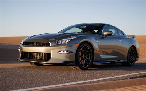 Скачать обои Nissan GT R R35 front view 2023 Nissan GT R T spec