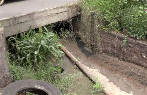 Denuncian foco de infección por aguas negras en la Colonia Santa Anita