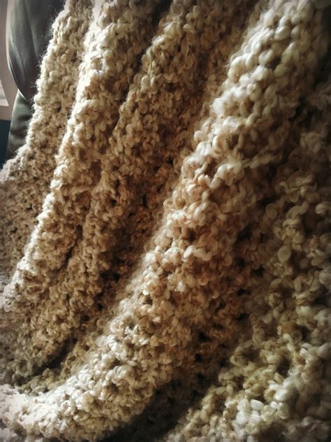 The Perfect HOMESPUN Yarn Blanket Pattern! - A Handmade Lifestyle Blog ...