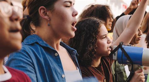 Cambios Sociales En La Adolescencia