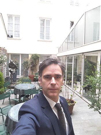 Selfie Service La Perle Saint Germain Paris Boutique Hotel