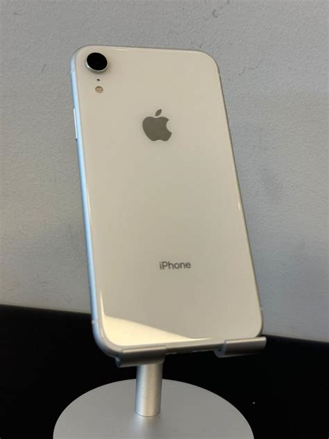 Apple Iphone Xr Unlocked White Gb A Lyhq Swappa