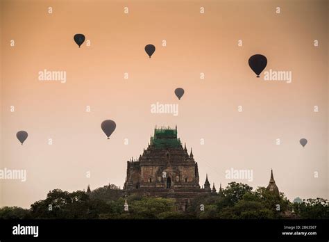 Hot Air Balloons Over Landscape With Bagan Temples Myanmar Asia Stock Photo Alamy