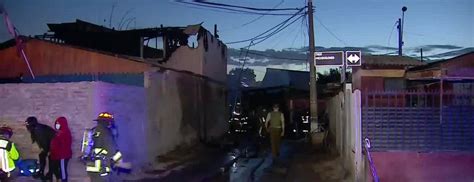 Una Persona Fallecida Dejó Voraz Incendio Que Afectó A Cuatro Casas En