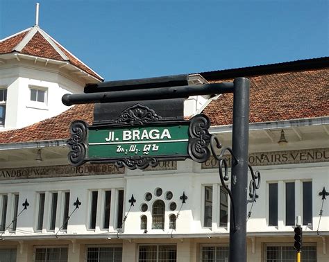 Hal Unik Yang Wajib Dikunjungi Di Jalan Braga Bandung