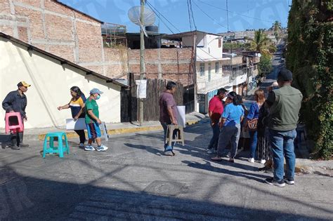 Bloquean Una Calle De La Capital Durante Una Hora Para Exigir Agua En