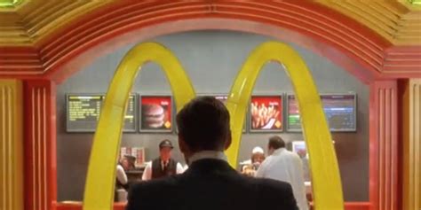 Así aparece Aquí no hay quien viva en el anuncio de McDonald s que se