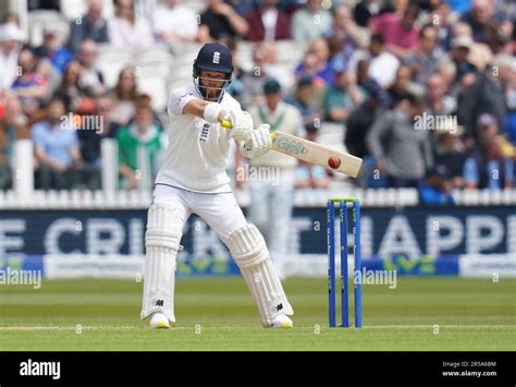England's Ben Duckett batting during day two of the first LV= Insurance ...