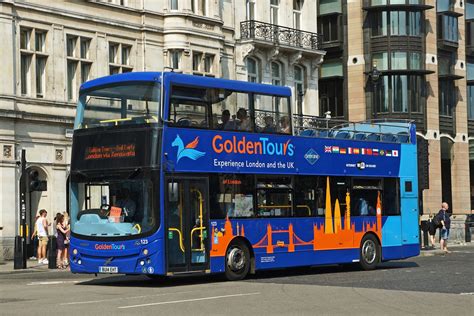 Golden Tours Alperton Ln Bu Eht Bu Eht Is A Volvo Flickr