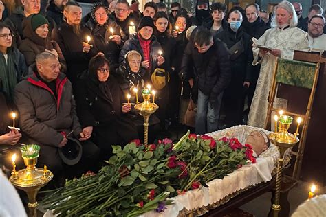 Mourners Allowed Into Cemetery To Pay Respects To Navalny