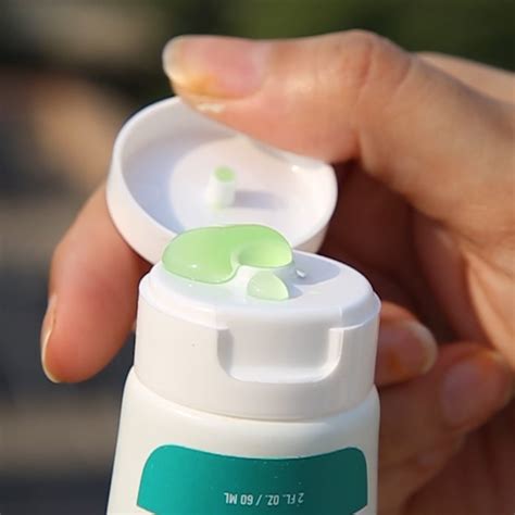 The Bare Sunscreen Gel Lush Organix