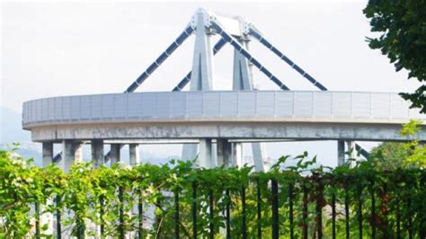 In Autostrada Dopo Il Crollo Del Ponte A Genova Percorsi Alternativi