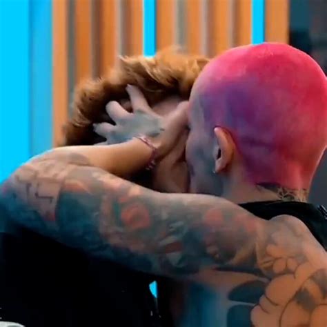 Madrugada súper hot en Gran Hermano besos apasionados juego del hielo