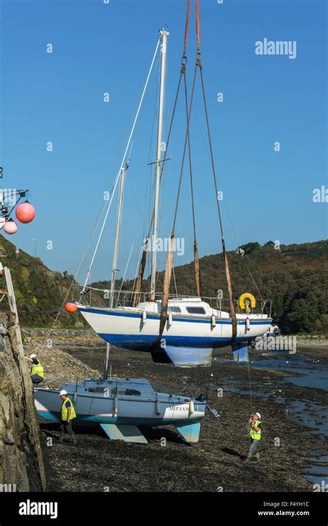 Yacht hoisted crane hi-res stock photography and images - Alamy