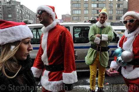 Santa Con Nyc Revelers Participate In The Annual Santa Con Flickr